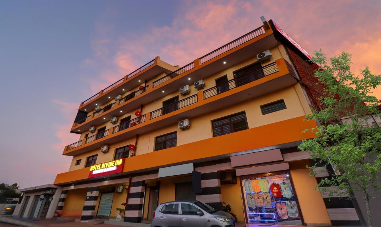 Itsy By Treebo - Divine Inn Chandīgarh Exterior foto