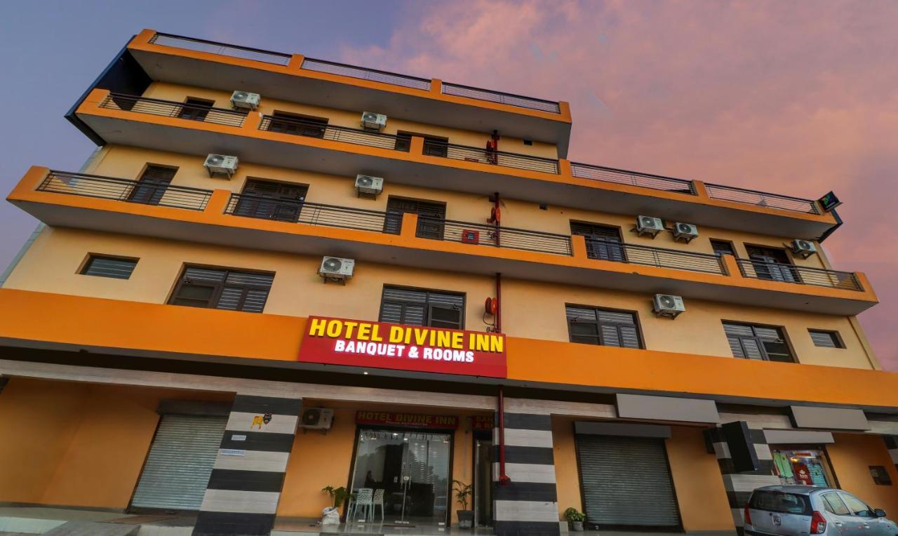 Itsy By Treebo - Divine Inn Chandīgarh Exterior foto